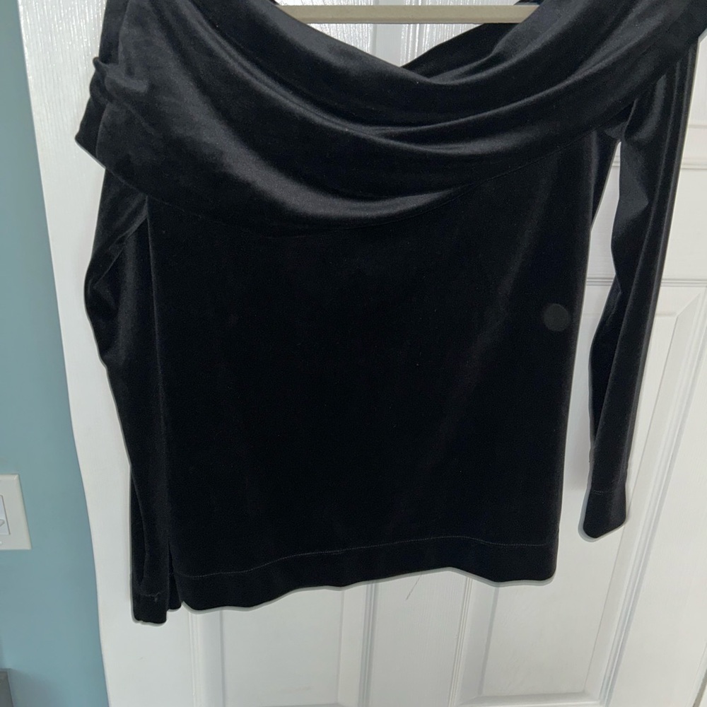 Lilly Pulitzer Black Velvet Off-Shoulder Top. Size Large. Beautiful condition.